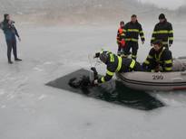 Výcvik - záchrana topiaceho spod ľadu